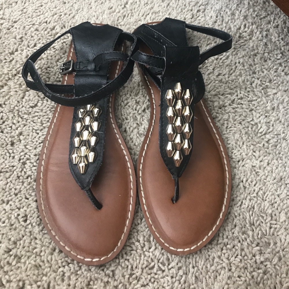 Strapy flats