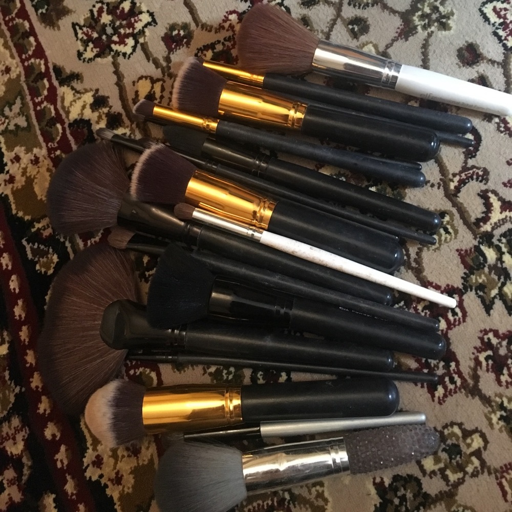 Random assortment of brushes