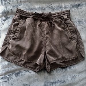 Lululemon varsity tencel short in charcoal