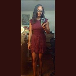 Burgendy lace short dress