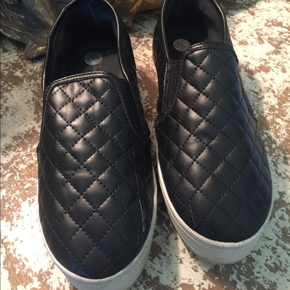 Flat black and white shoes 81/2