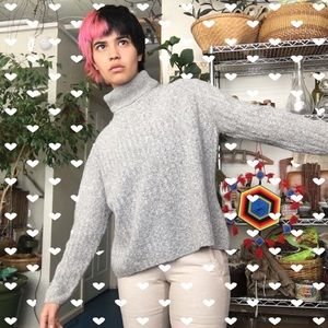 Gray cropped turtleneck