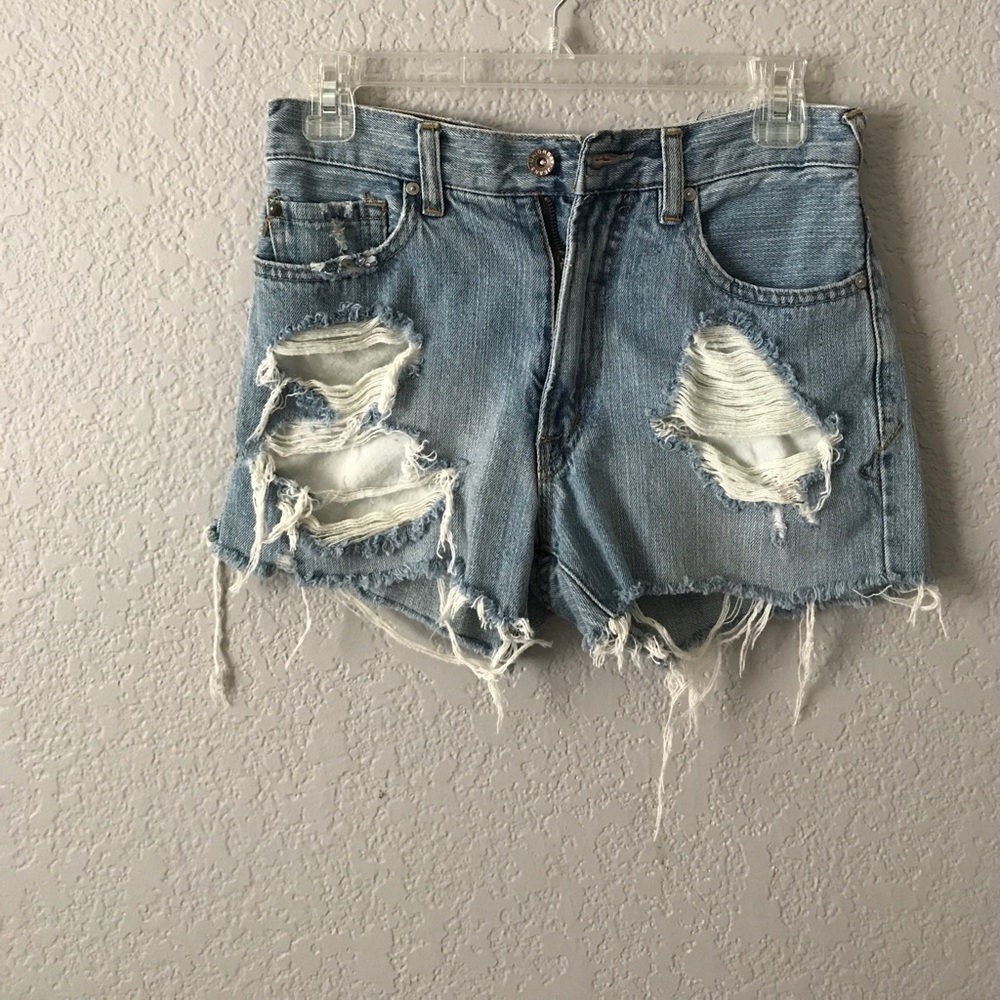 Light wash distressed high-waisted shorts