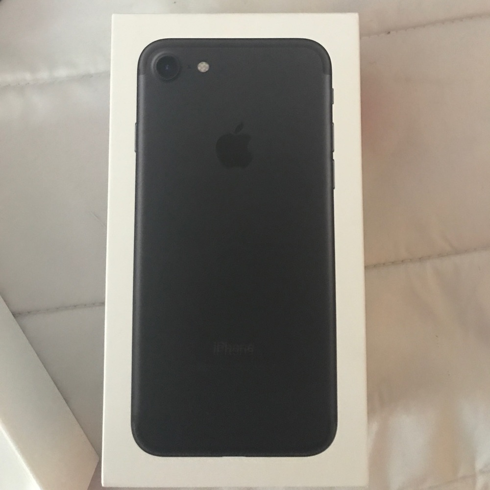 iPhone 7 Apple EarPods with box and stickers