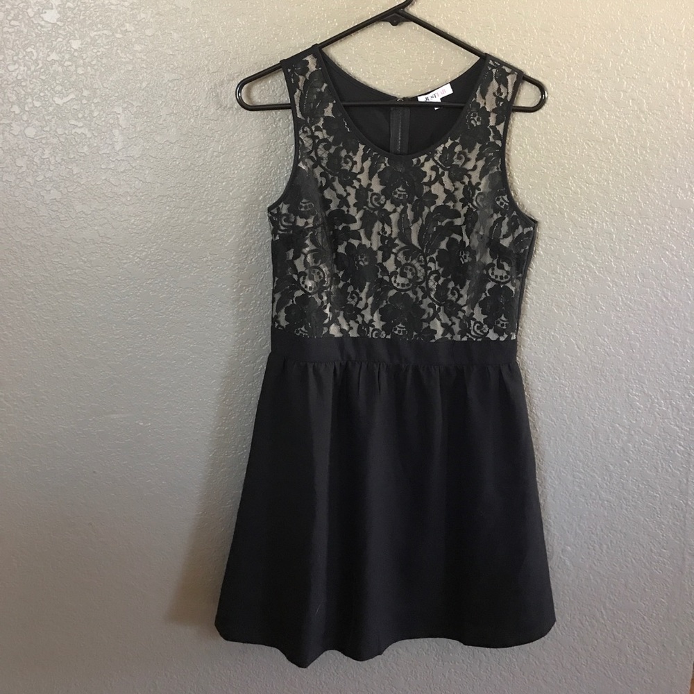 Justfab little black and lace dress - Picture 2 of 5