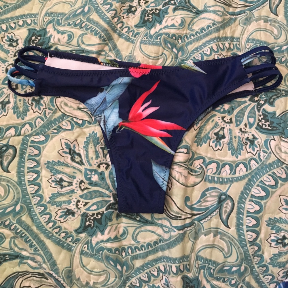 Bikini bottoms