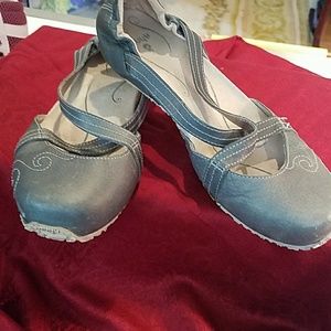 Ahnu ballet flats, leather, gray