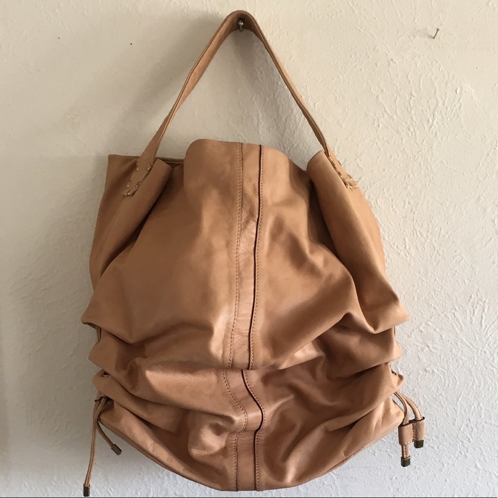 Natural soft Leather large bag 👛 gathered BCBGmax