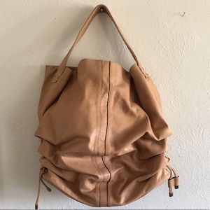 Natural soft Leather large bag 👛 gathered BCBGmax