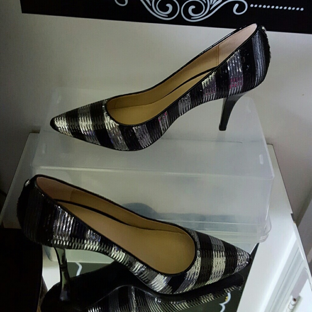 * ON SALE* NEW MICHAEL MICHAEL KORS FLEX MID PUMP