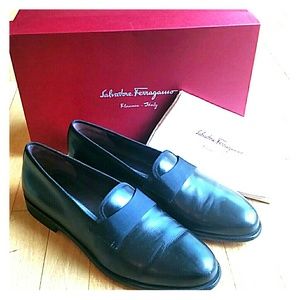 Salvatore Ferragamo 11D Formal Slip Ons