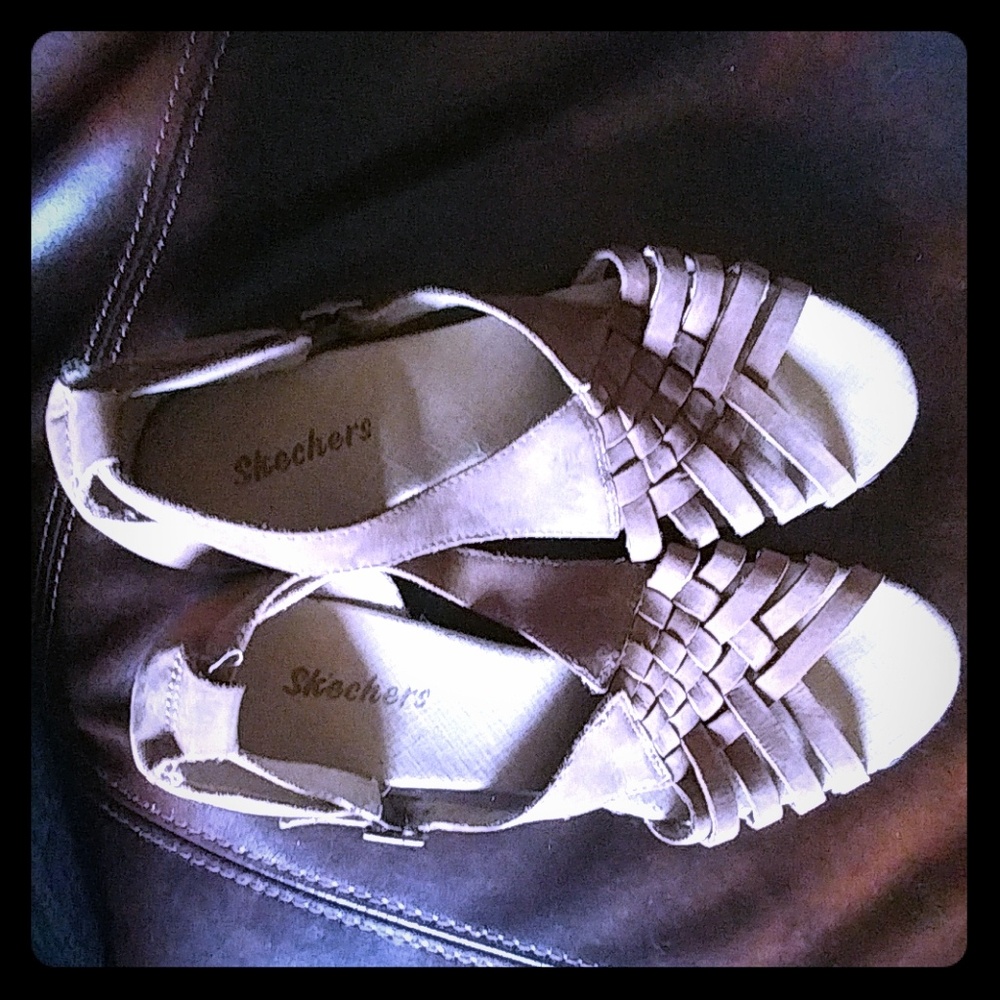 Skechers sz 9 brown sandals