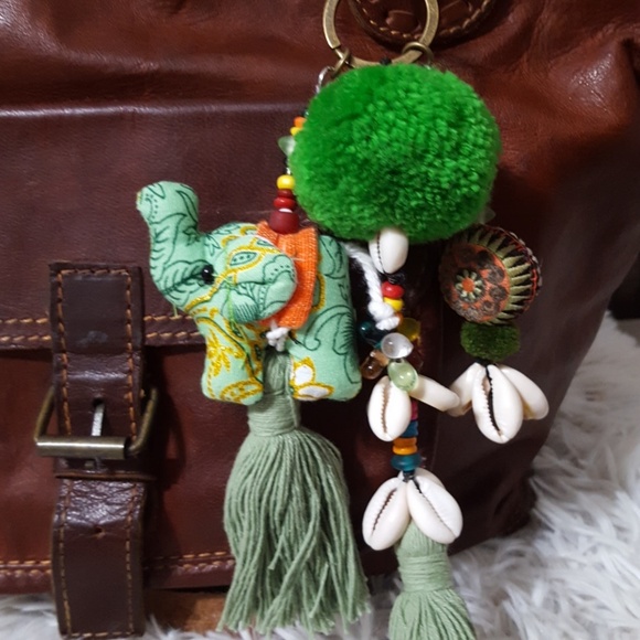 🚫SOLD🚫EW HAND MADE BAG CHARM KEYCHAIN - Picture 2 of 5