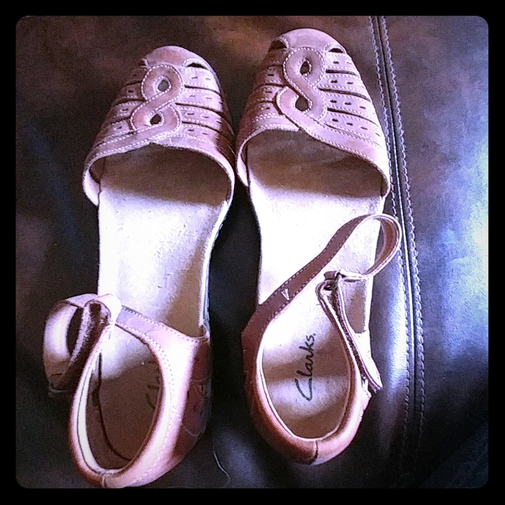 Clarks brown as 9.wIde sandals slip-on