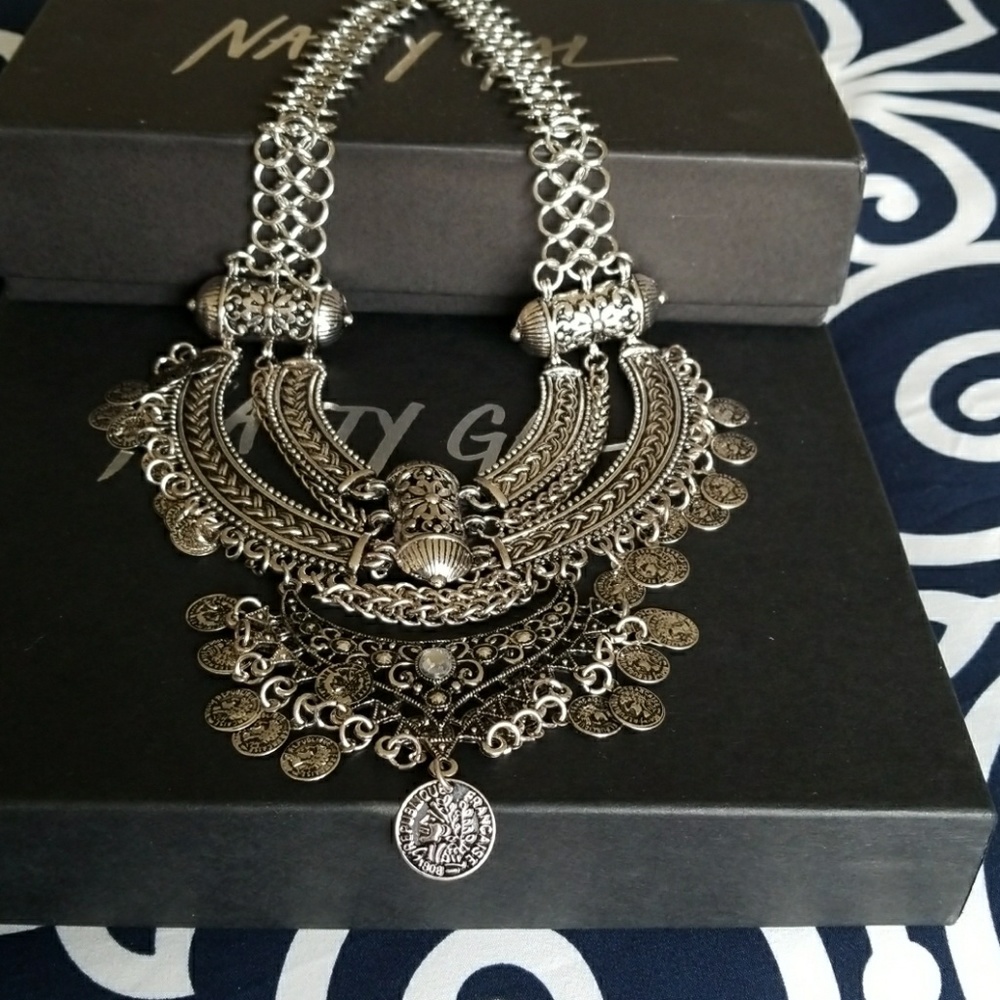 Beautiful Silver Neclace