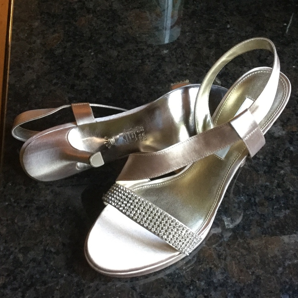 Rhinestone studded dress shoe, never worn