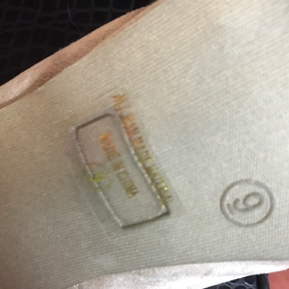 Liliana Closed-Toe High Heels - Picture 3 of 3