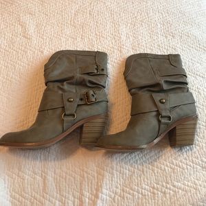 heeled boots