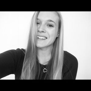 Meet your Posher, Casey