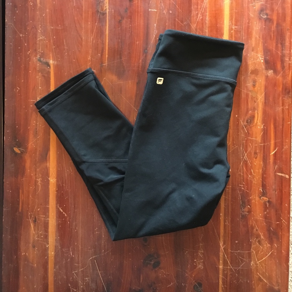 Fabletics black work out capris size small