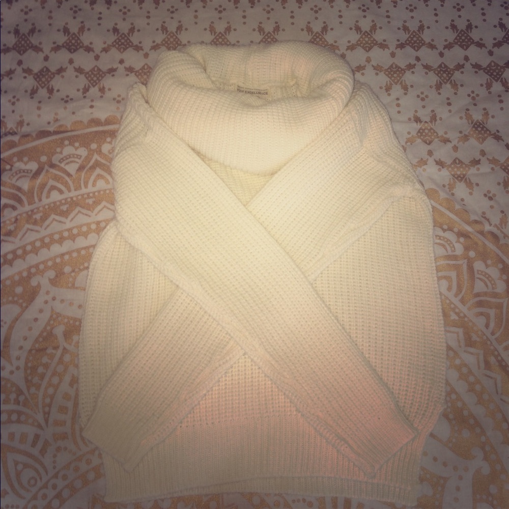 Adorable and stylish brand new white sweater