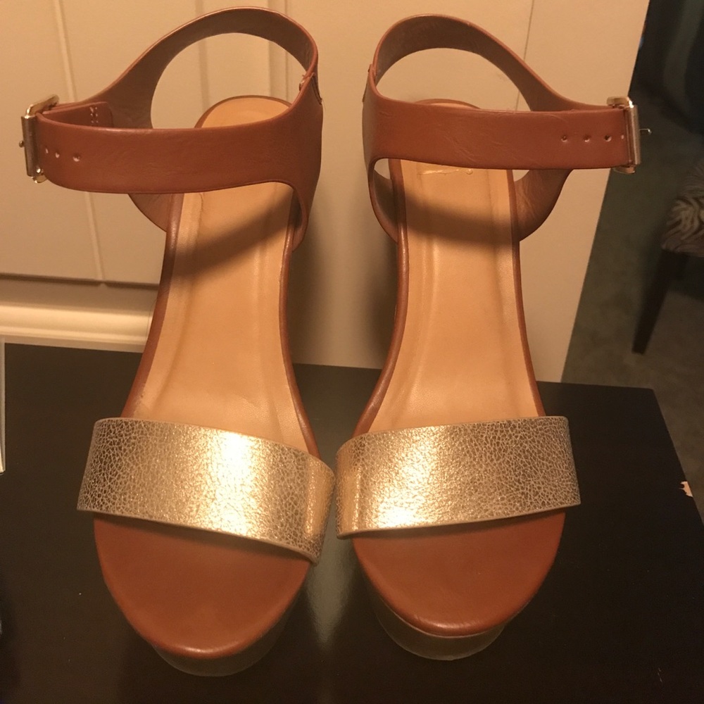 Gold and cognac colored wedges