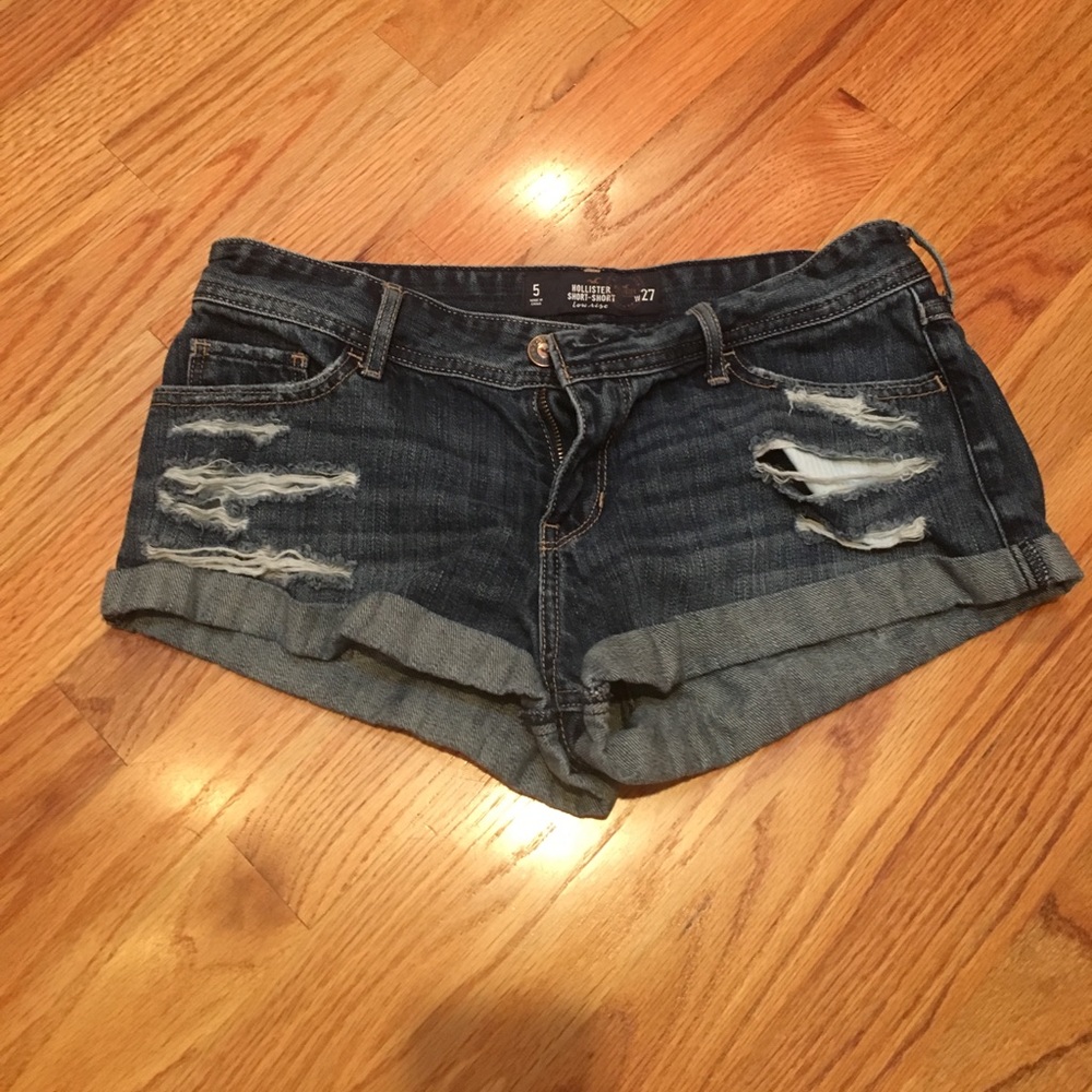 Hollister Girls Low-Rise Short in Medium/Dark Wash