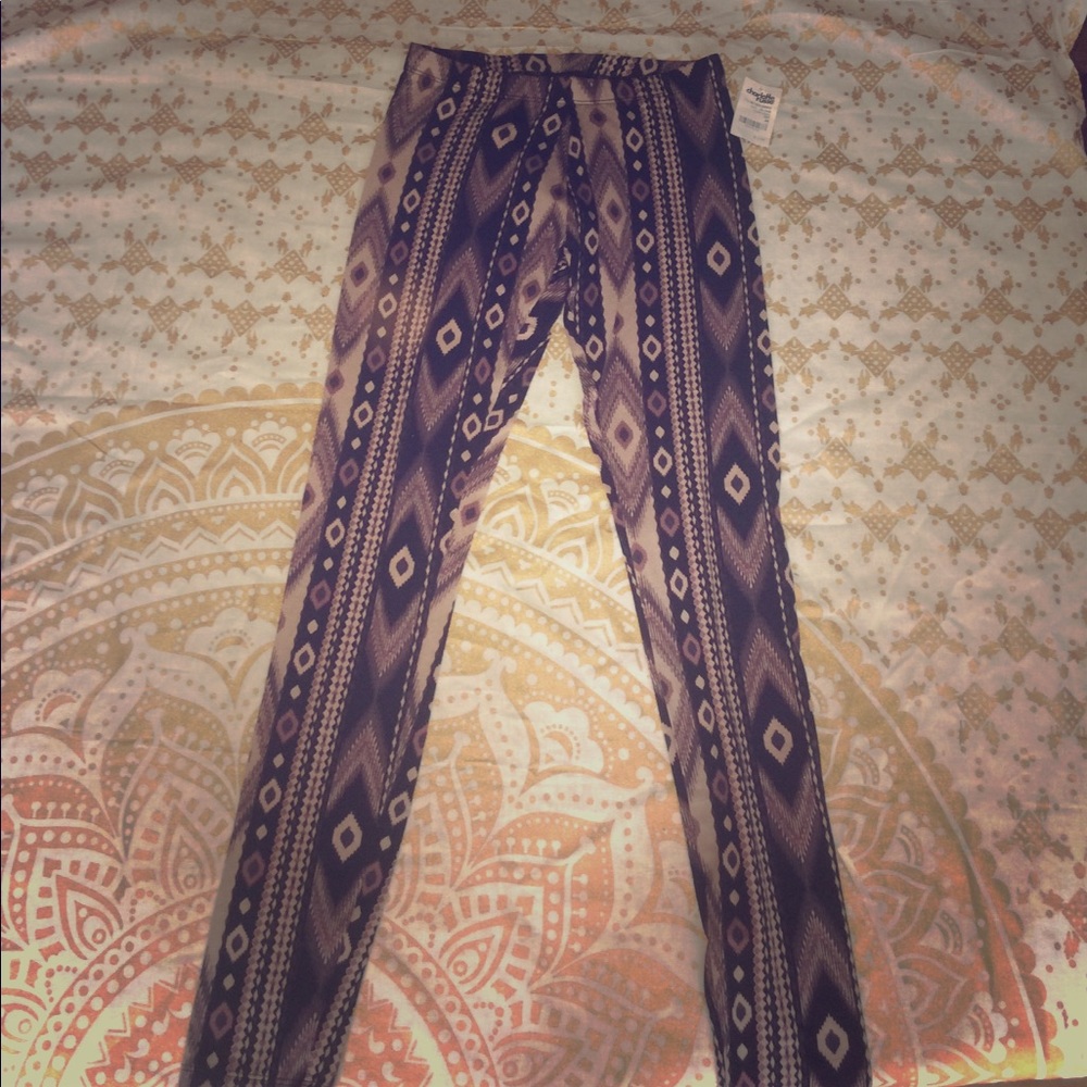 Charlotte Russe "Day" stretch leggings