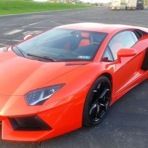 Meet your Posher, Carlos