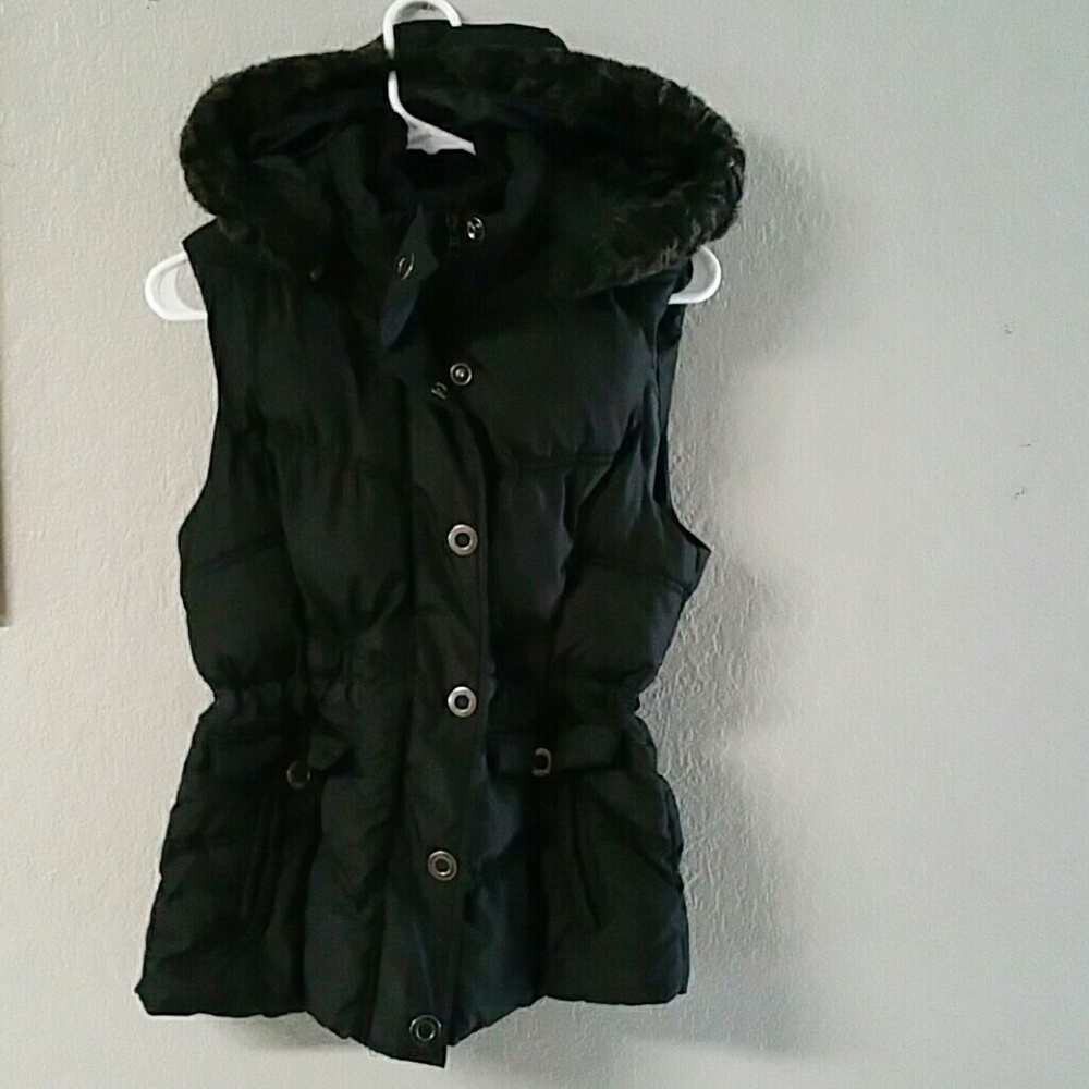 Blac vest with fur hood and silver snaps