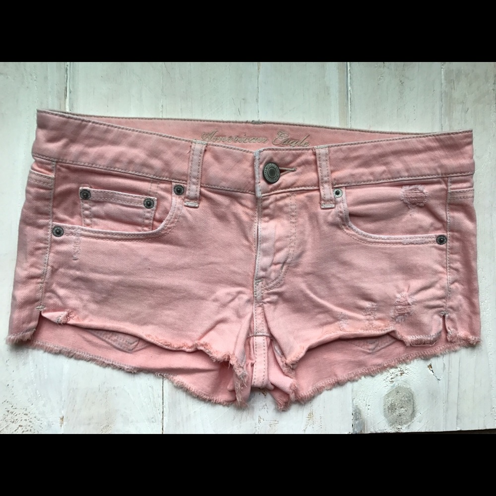 American Eagle pale pink jean shorts. Size 6.