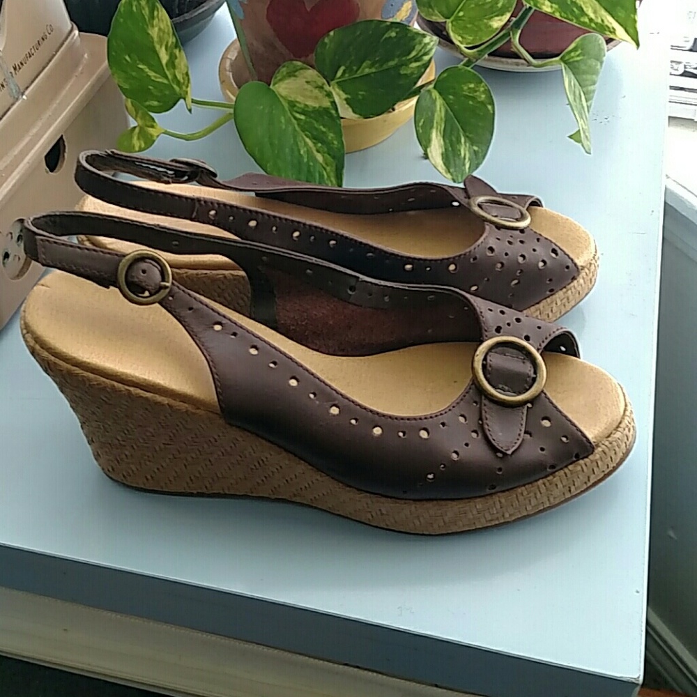 UO no name Dark brown espadrilles, size 5