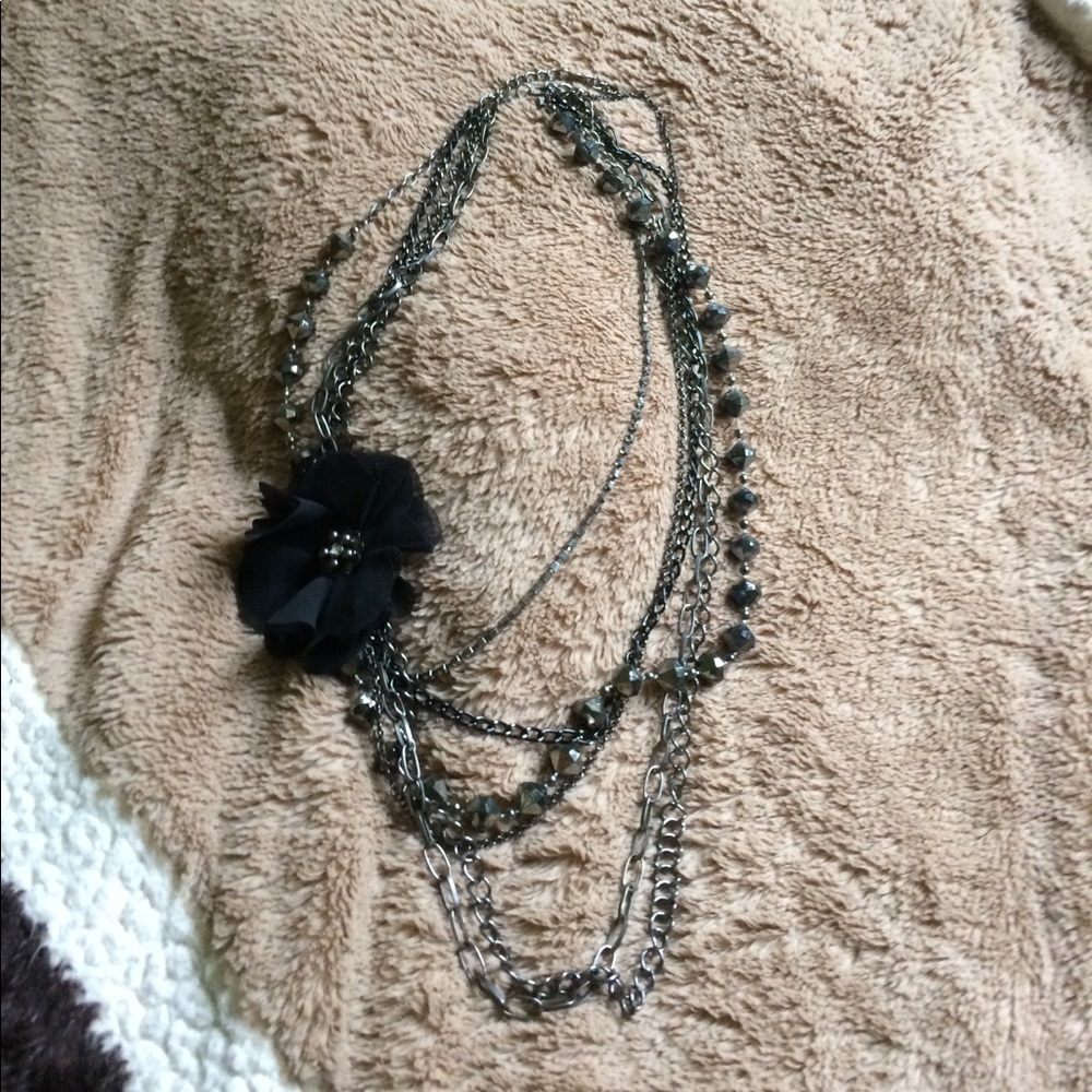 NY&C stunning black necklace