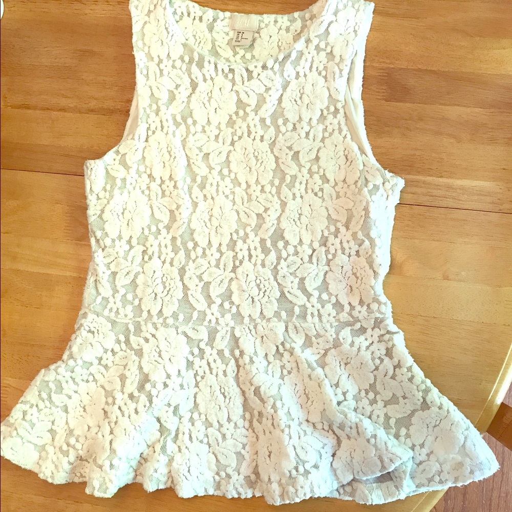 H&M White Sleeveless Floral Top