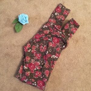 Brandy Melville Floral Leggings