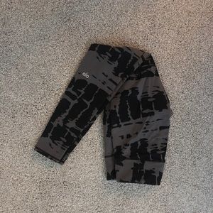 Alo yoga airbrush leggings- patterned