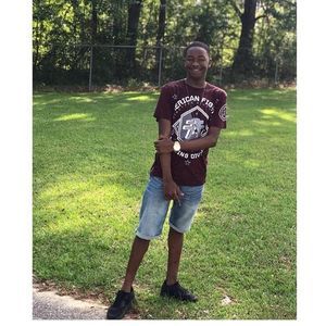 Meet your Posher, Derrick