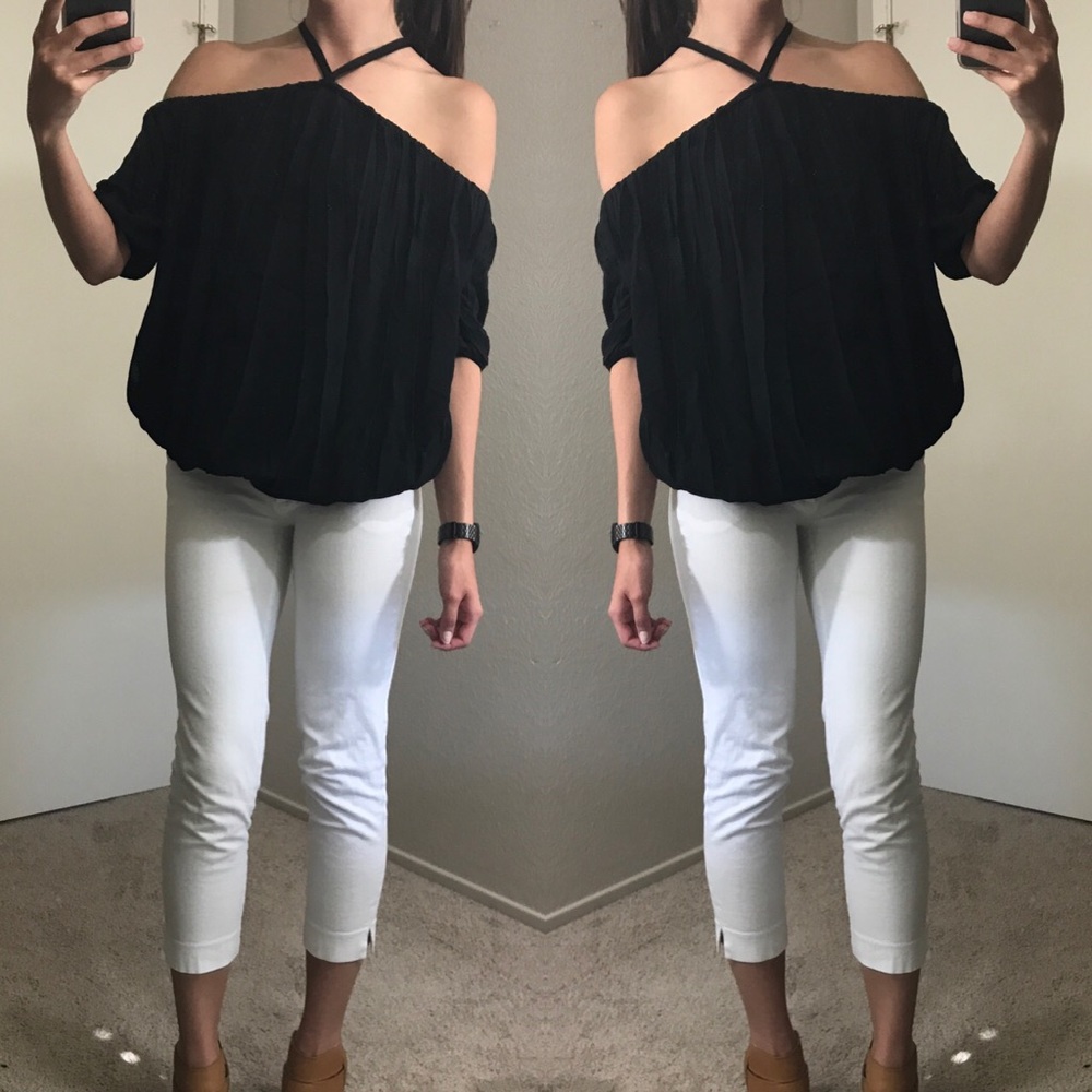 LAST (M) Black Off Shoulder Top ๐ค - Picture 2 of 5