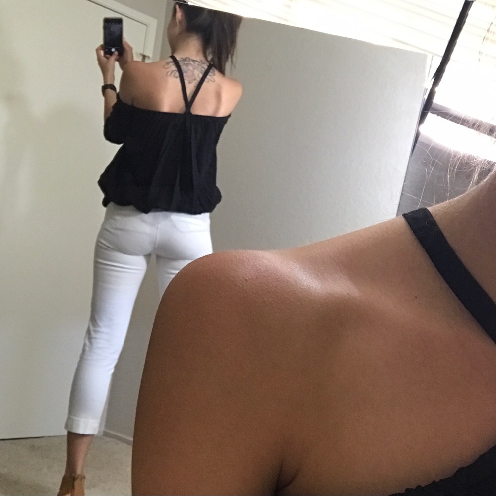 LAST (M) Black Off Shoulder Top ๐ค - Picture 4 of 5