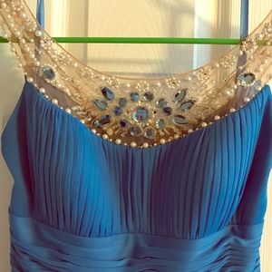 Adriana Papell blue beaded size 4 gown prom dress