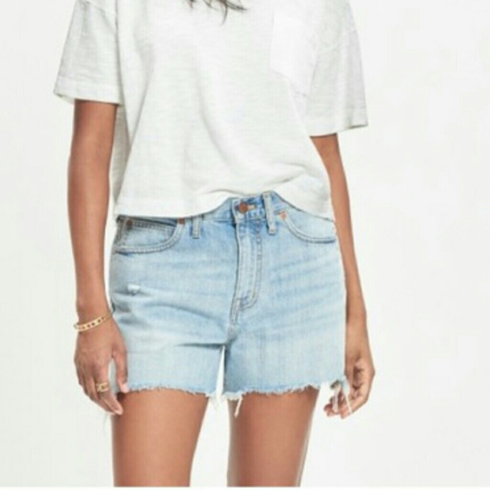 light wash Madewell high rise boyfriend short