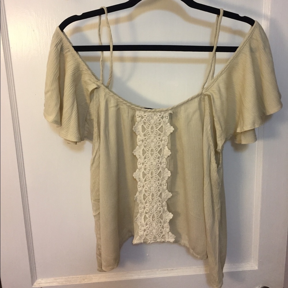NWOT Francesca's open shoulder top