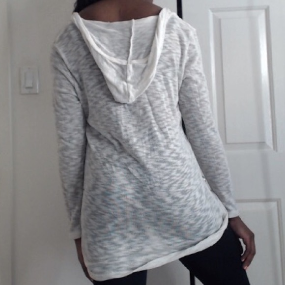 Hooded Long sleeve - Picture 2 of 2