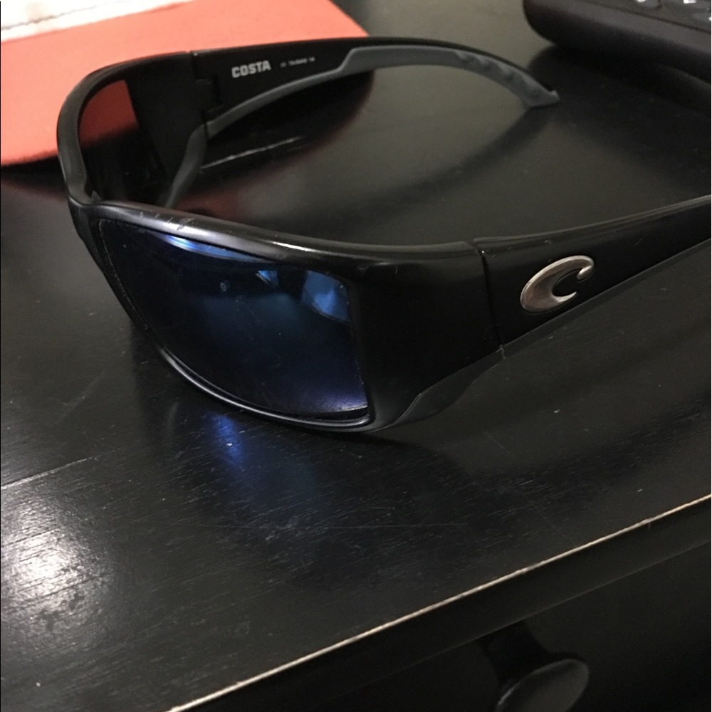 Costa Del Mar Black Fin Shades