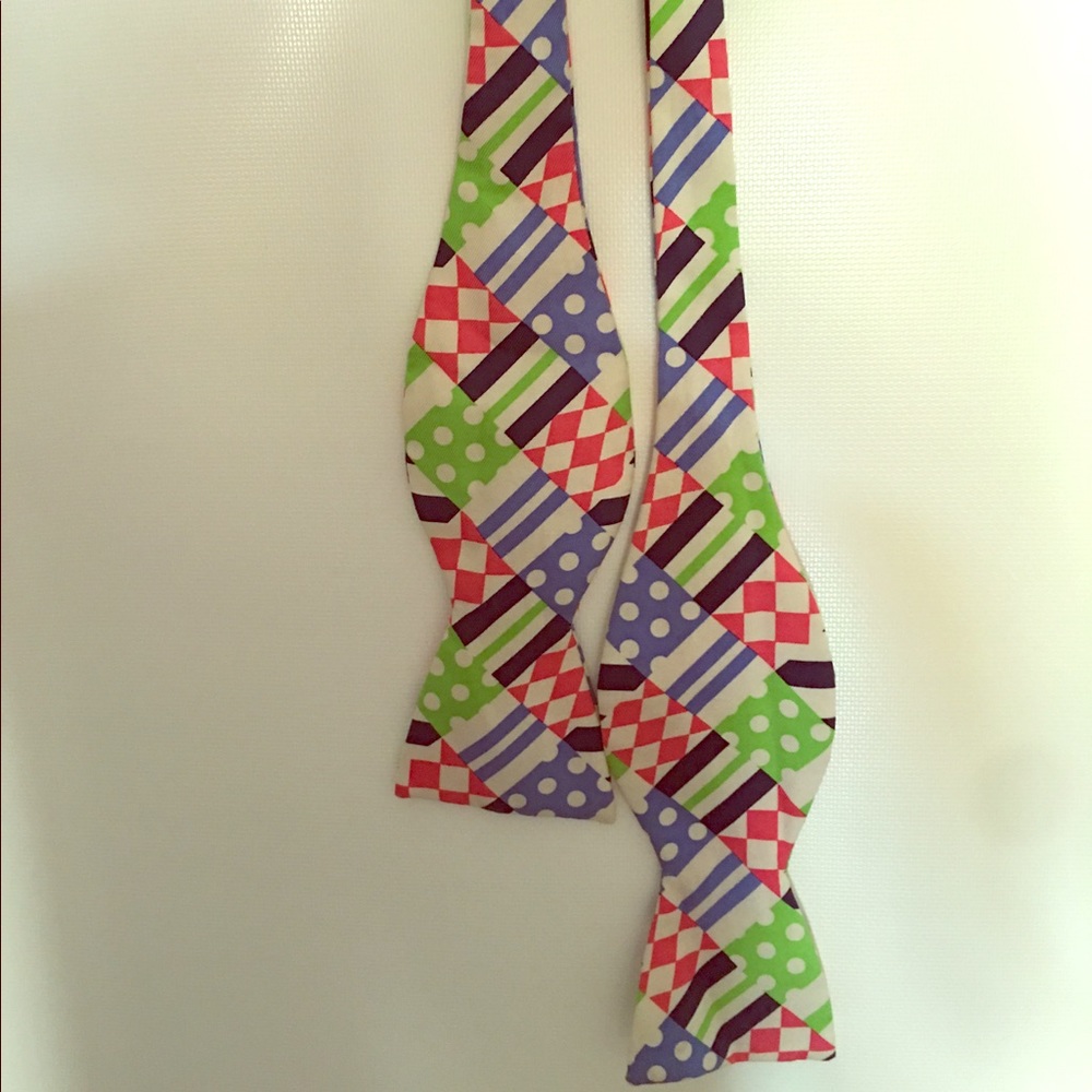 Vineyard vines bow tie