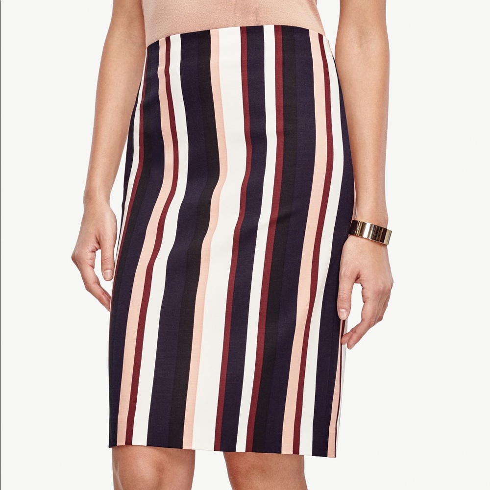 Ann Taylor stripe pencil skirt. Sz.P0 new