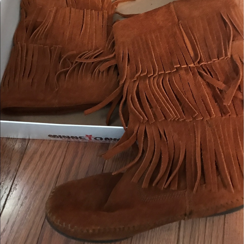 Authentic NEW Minnetonka Moccasin fringe boots