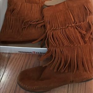 Authentic NEW Minnetonka Moccasin fringe boots