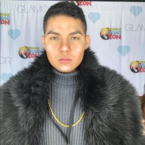 Meet your Posher, Luis