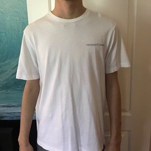 vineyard Vine T-shirt